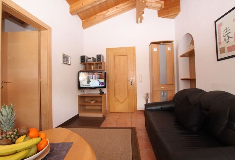 带3个卧室的公寓, Apart Alpina