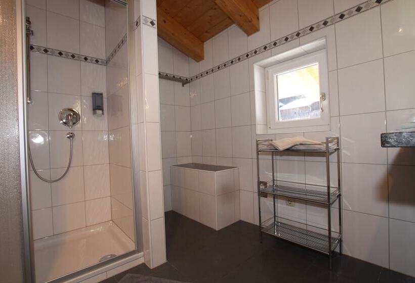 침실 3개 아파트, Apart Alpina