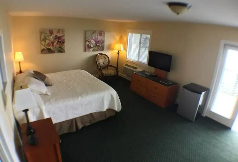 湖の見えるジュニアスイート, Whitney Mountain Lodge