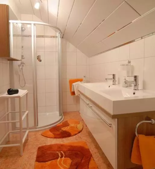 バルコニー付き１ベッドルームアパートメント, Gästehaus Kloibergütl