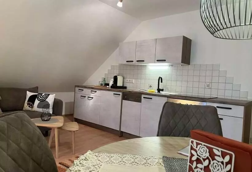バルコニー付き１ベッドルームアパートメント, Gästehaus Kloibergütl