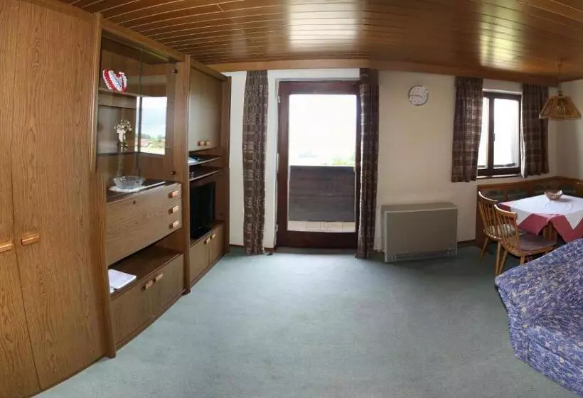 Huoneisto 1 Makuuhuone, Haus Rosenauer Zimmer & Ferienwohnungen