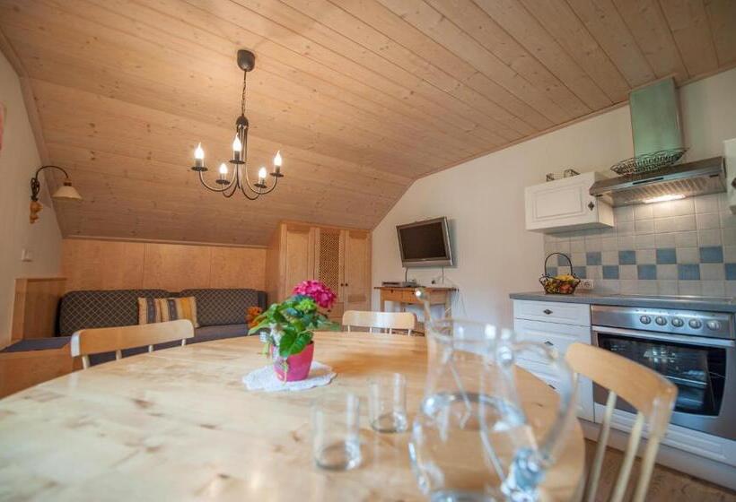 침실 1개 발코니 아파트, Biberhof