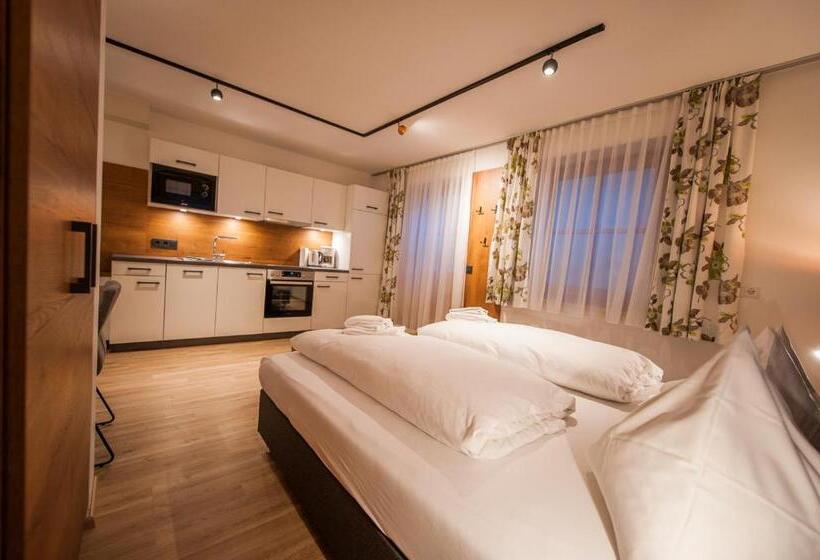 스탠다드 스튜디오, Biberhof