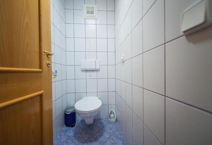 침실 2개 아파트, Biberhof