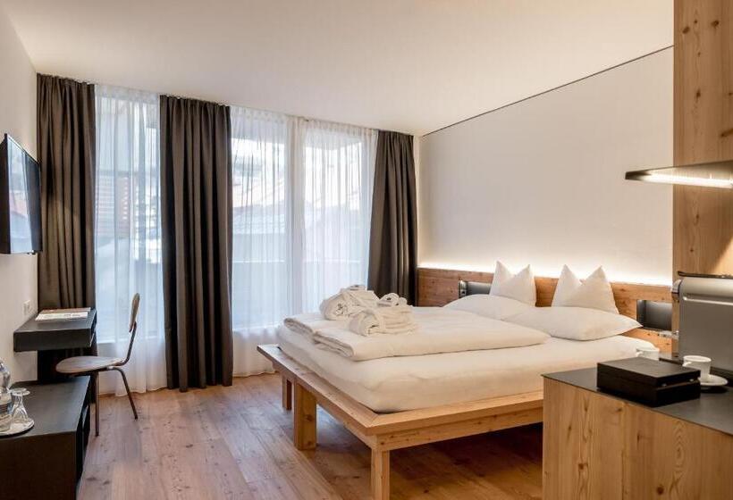 Номер Стандарт с Балконом, Die Berge Lifestyle Hotel Sölden