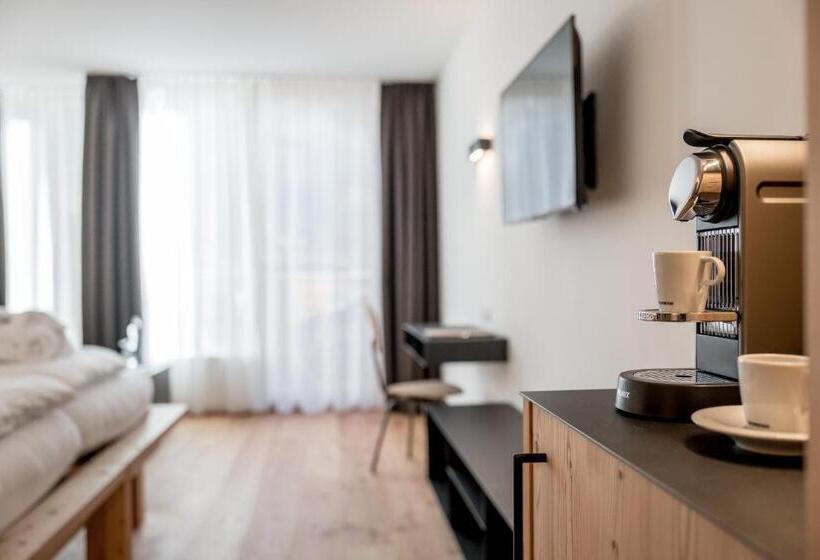 Номер Стандарт с Балконом, Die Berge Lifestyle Hotel Sölden