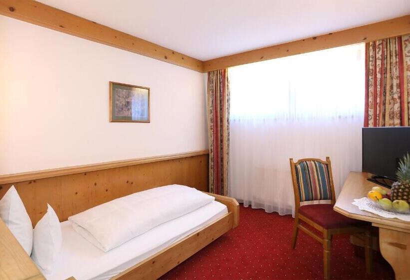 标准单人间, Almhof