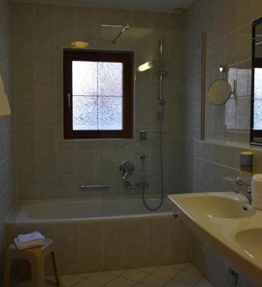 침실 2개 아파트, Am Römerweg