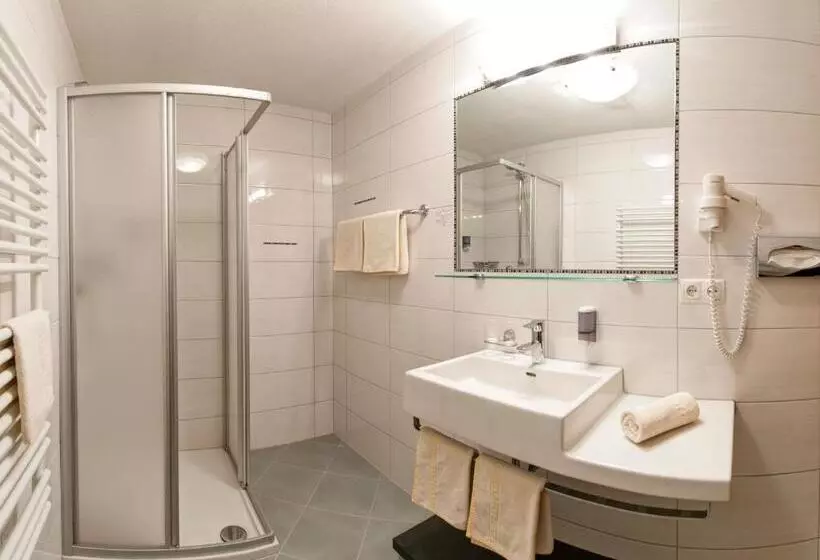 Habitació Triple Estàndard, Edelweiss