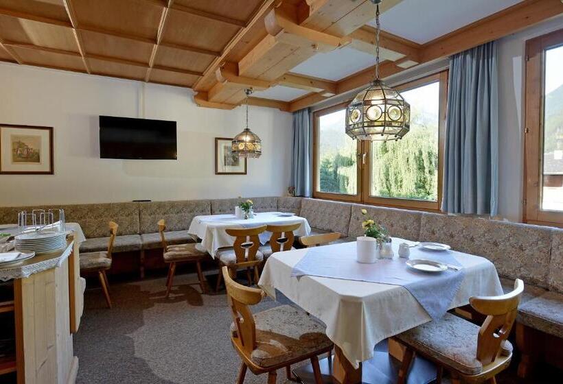 اتاق استاندارد یک تخته با بالکن, Garni Jennewein