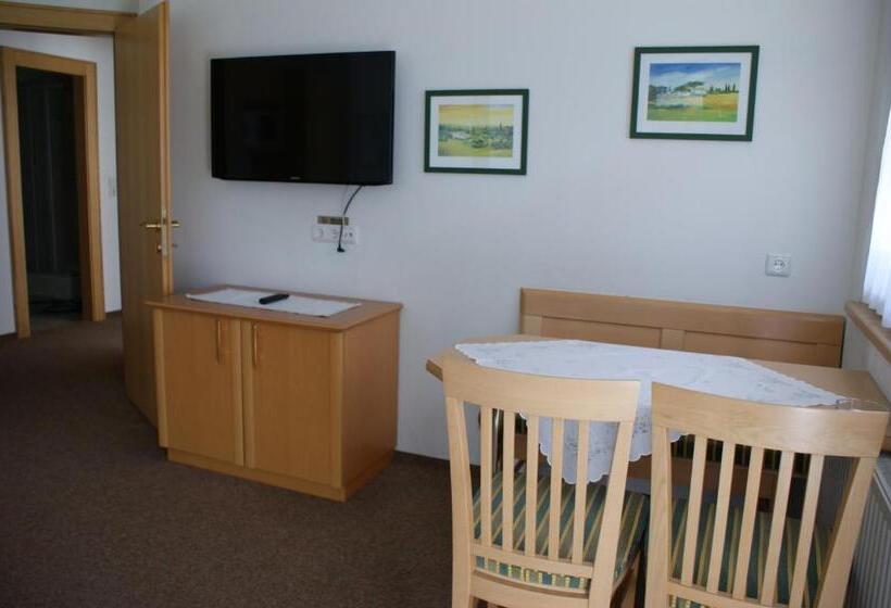 آپارتمان 2 خوابه با بالکن, Garni Jennewein