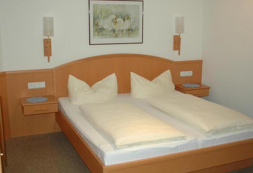 آپارتمان 2 خوابه با بالکن, Garni Jennewein