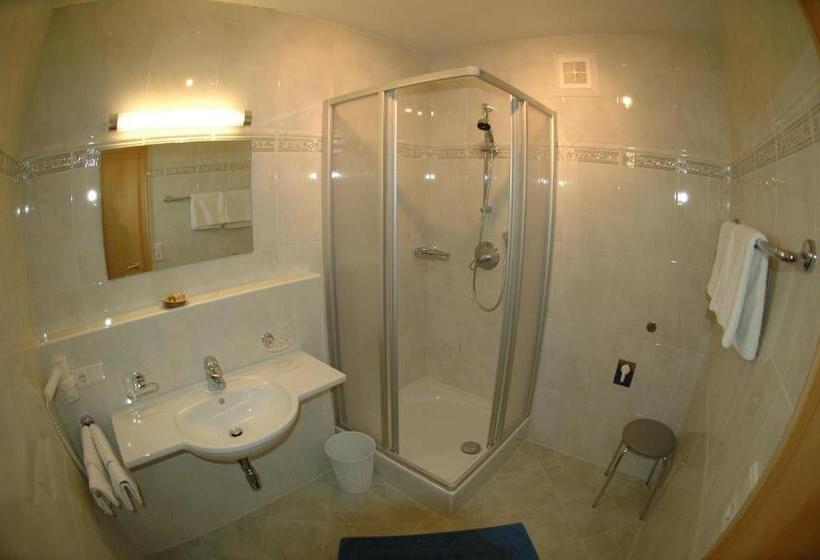 اتاق استاندارد, Garni Jennewein