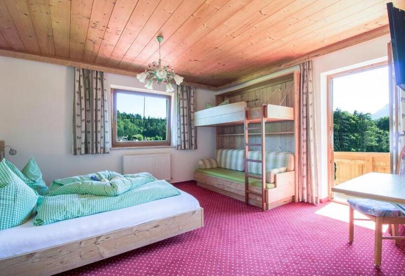 غرفة عائلية, Haflingerhof