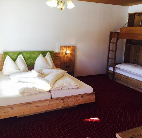 غرفة عائلية, Haflingerhof