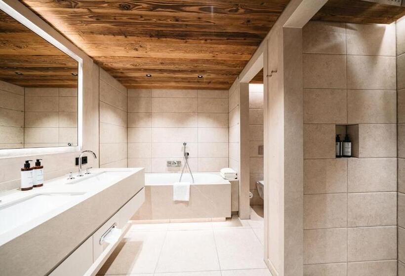 غرفة قياسية مزوَّدة بشُرفة, Maiensee