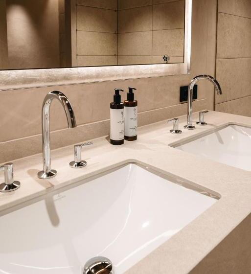 غرفة قياسية مزوَّدة بشُرفة, Maiensee