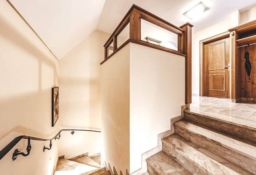 اتاق استاندارد با چشم‌انداز کوهستان, Rose