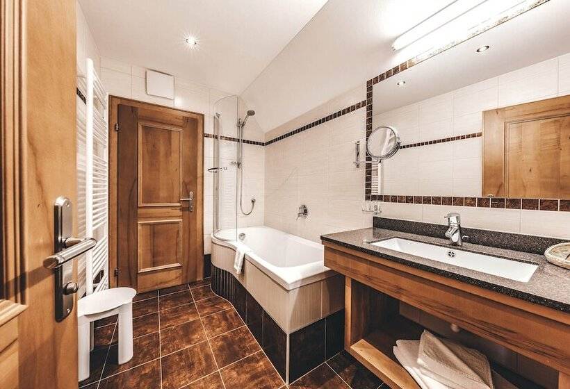 اتاق استاندارد با چشم‌انداز کوهستان, Rose