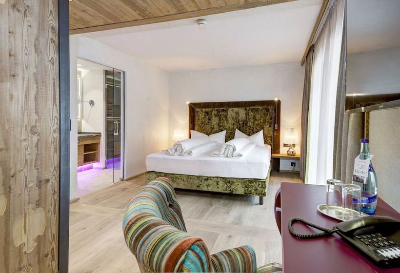 سوییت با چشم‌انداز کوه, Rose