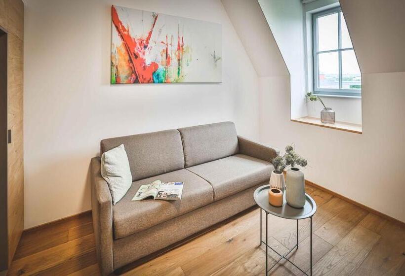 חדר משפחתי, Schloss Haindorf