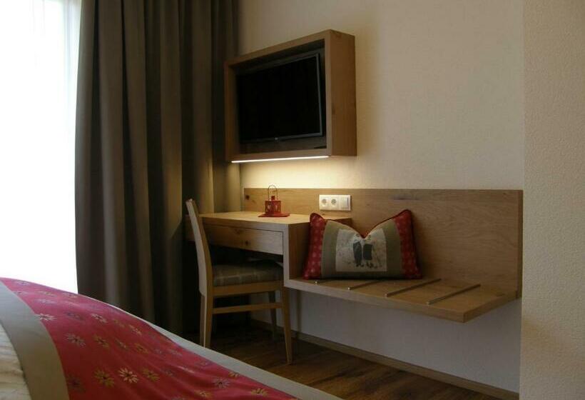 חדר סטנדרט עם מרפסת, Sportalm