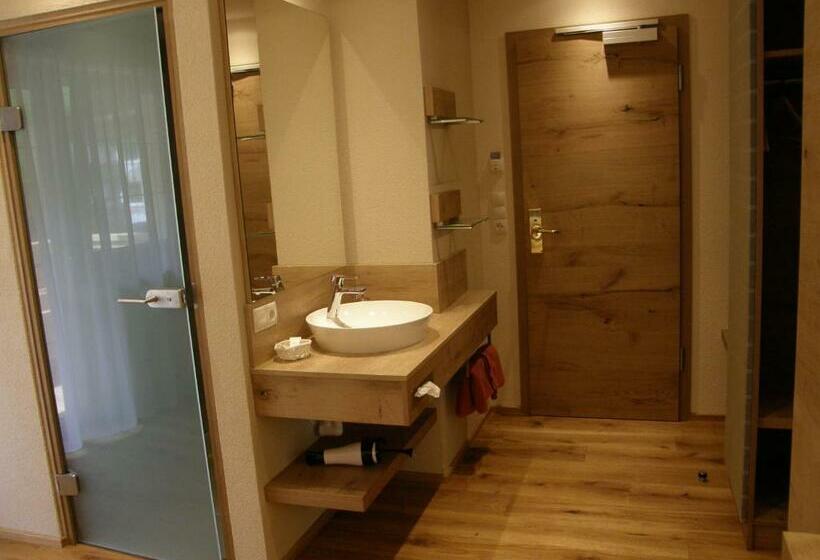 חדר סטנדרט עם מרפסת, Sportalm