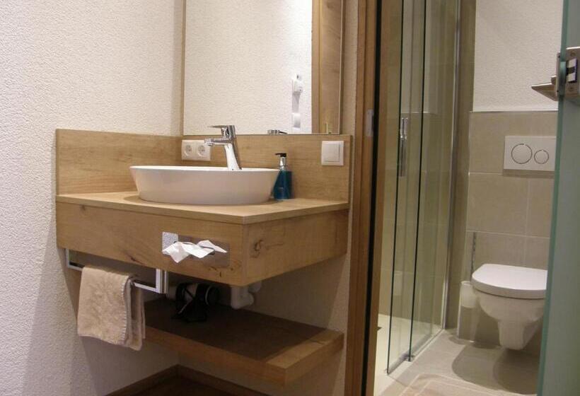 חדר בסיסי, Sportalm