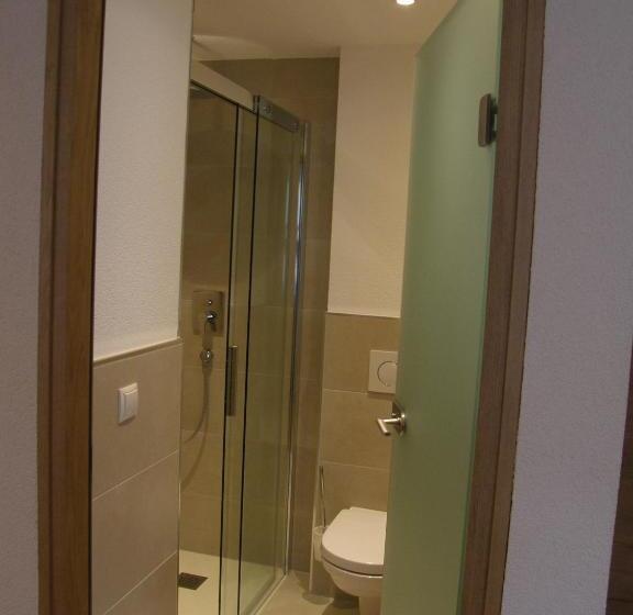 חדר בסיסי, Sportalm