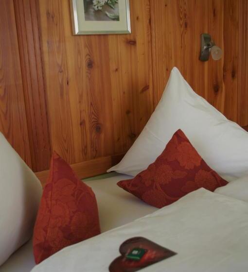 발코니가 있는 4인용 스탠다드 룸, Tenne