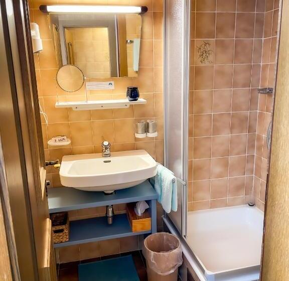 스탠다드 발코니 룸, Tenne