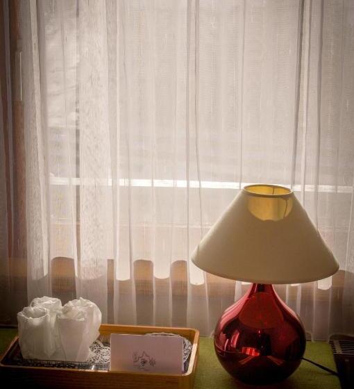 발코니가 있는 4인용 스탠다드 룸, Tenne