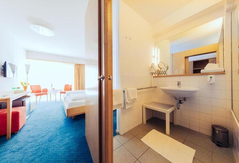 غرفة كومفورت, Klinglhuber