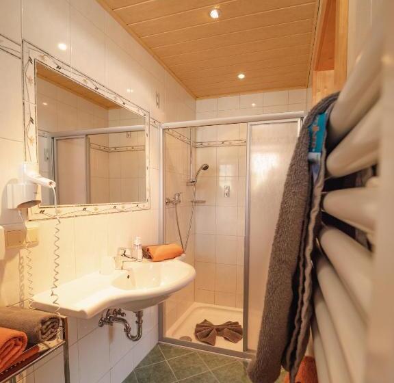 침실 2개 아파트, Zeiserhof