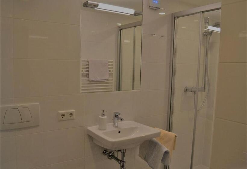 شقة غرفتين نوم مزودة بشُرفة, Appartements Ferienwohnungen Alpenblick