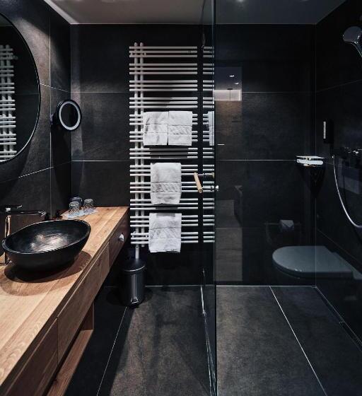 高级大房间, Gerl