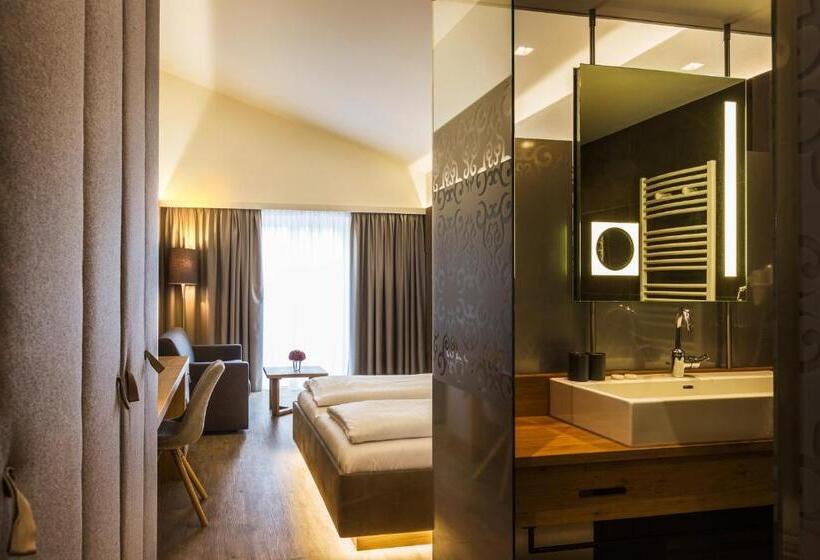 高级家庭房间, Gerl