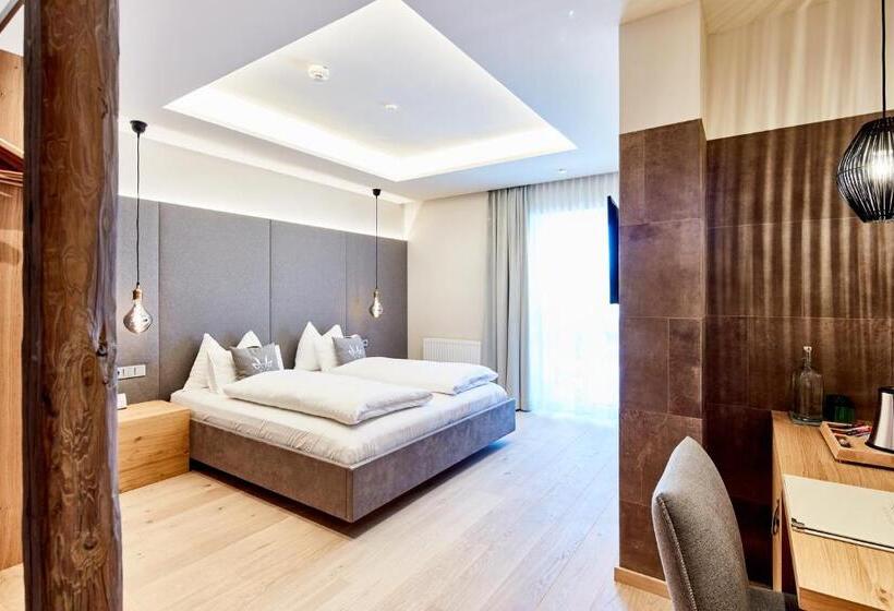 高级大房间, Gerl