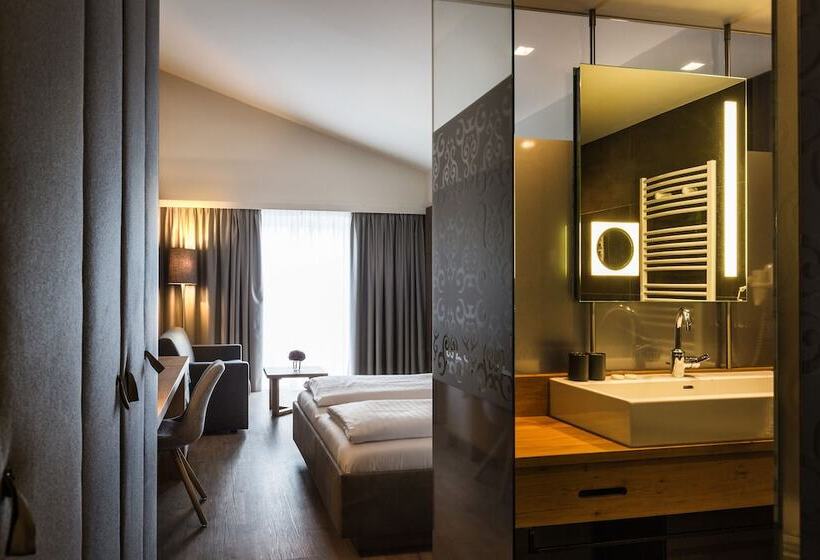 高级大房间, Gerl