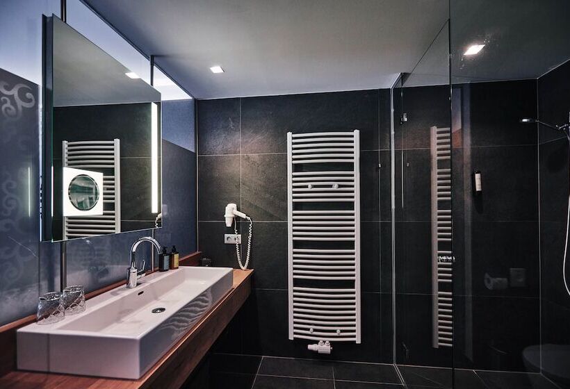 高级大房间, Gerl