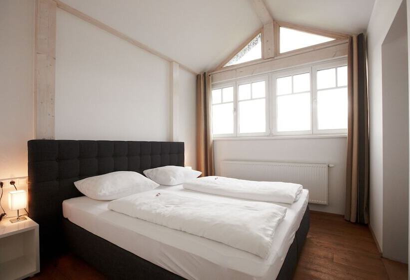 带1个卧室的顶楼公寓, Gerl