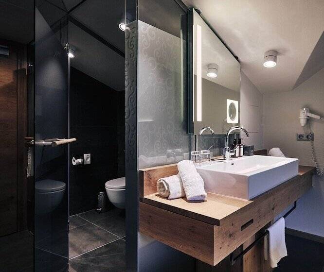 高级大房间, Gerl