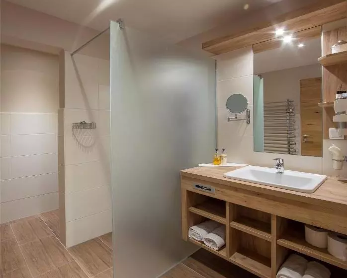 スタンダード４人部屋, Panorama Hotel Gasthof Leidingerhof
