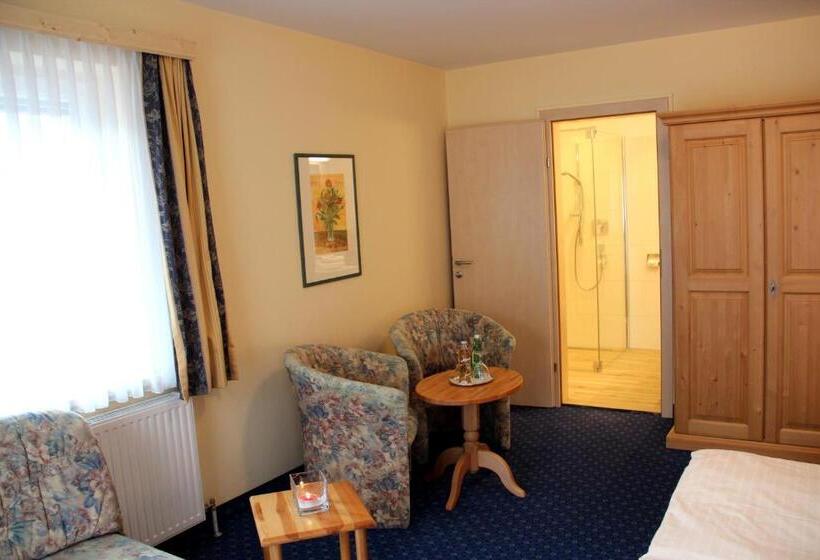 标准三人间, Pension Falkensteiner