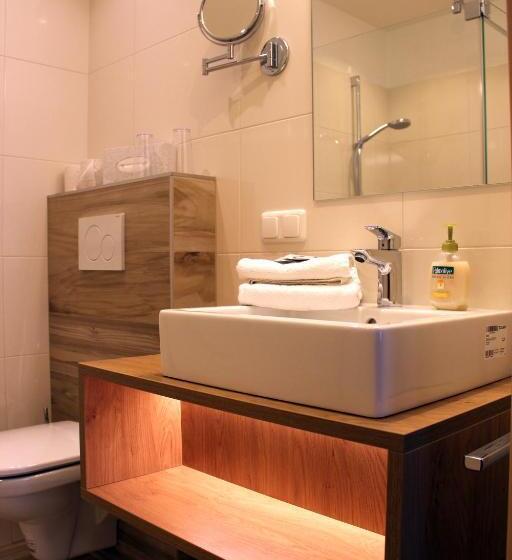 标准三人间, Pension Falkensteiner