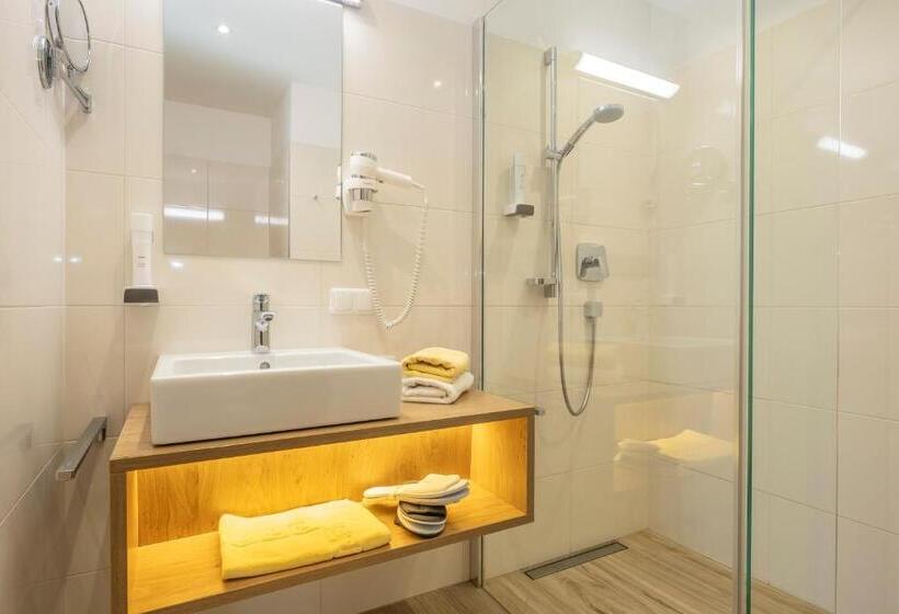 Номер Стандарт, Pension Falkensteiner