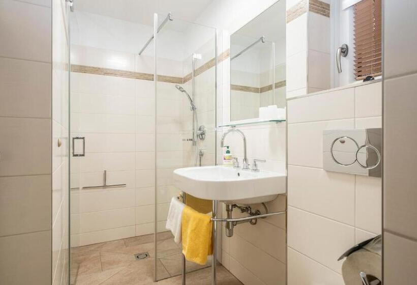 带2个卧室的公寓, Pension Falkensteiner