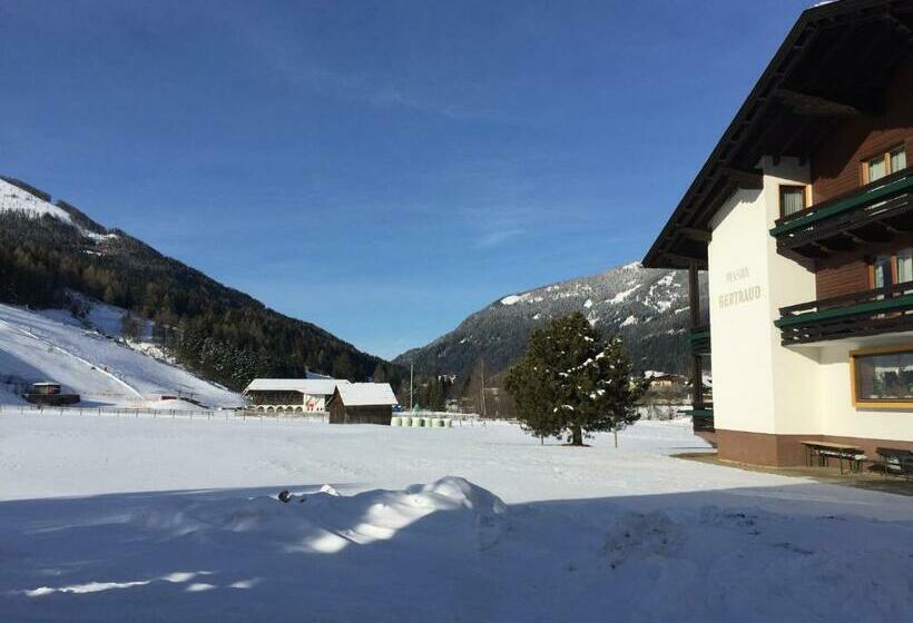 חדר סטנדרט עם מרפסת, Pension Gertraud