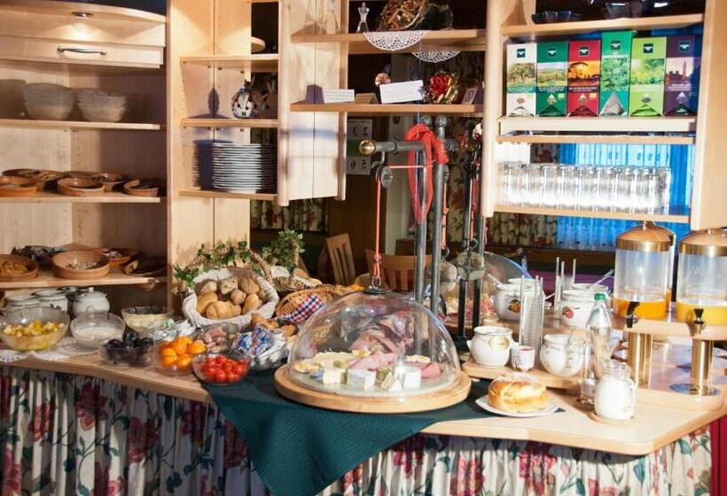 סוויטת ג'וניור נוף הרים, Pension Gertraud